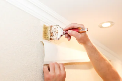 Pose de papier peint à Montcresson — revêtements muraux et toiles de verre
